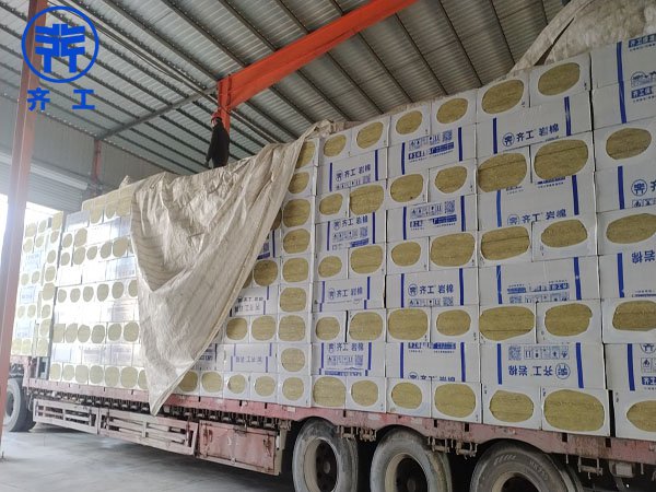 巖棉板工地現場